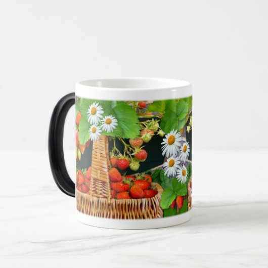 De aardbeienmand met Mok ~ Morphing (Voorkant links)