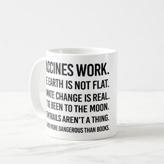 De aarde is niet plat en de klimaatverandering is koffiemok (Voorkant links)