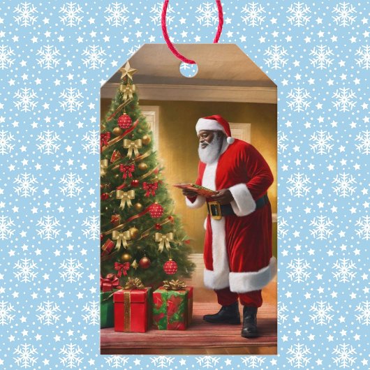 De Afro-Amerikaanse Kerstman checkt zijn lijst Cadeaulabel