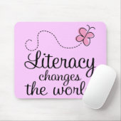 De alfabetisme van de vlinder verandert het wereld muismat (Met muis)