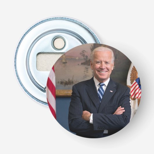 De Amerikaanse president Joe Biden als senator Button Flesopener (Voorkant)