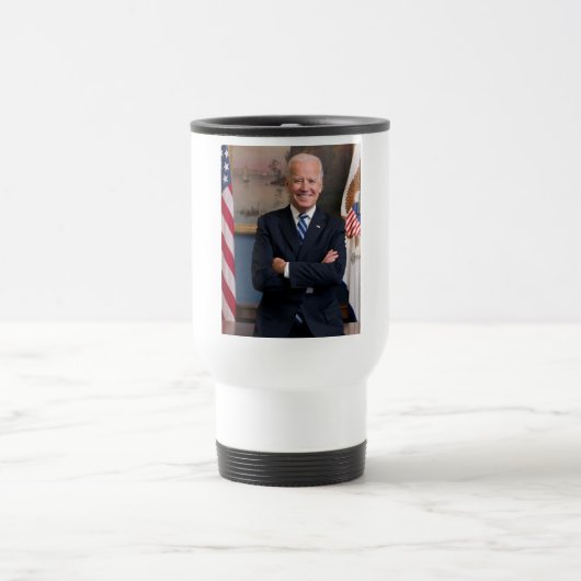 De Amerikaanse president Joe Biden als senator Reisbeker (Center)