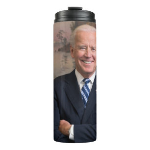 De Amerikaanse president Joe Biden als senator Thermosbeker