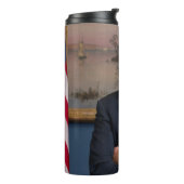 De Amerikaanse president Joe Biden als senator Thermosbeker (Gedraaid links)