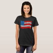 De Amerikaanse vlag van ROEVEMBER herinnert zich 8 T-shirt (Voorkant volledig)