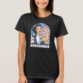 De Amerikaanse vlag van ROEVEMBER herinnert zich 8 T-shirt (Voorkant)