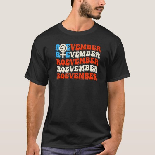 De Amerikaanse vlag van ROEVEMBER herinnert zich 8 T-shirt (Voorkant)
