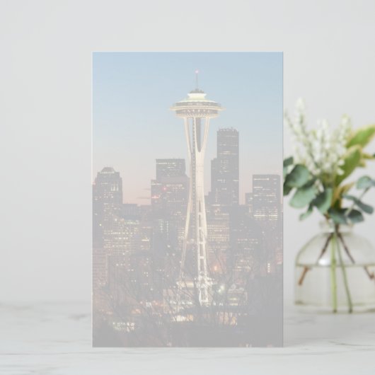 De Amerikaanse vlag vliegt tussen de stijgende maa Briefpapier (Staand voorkant)