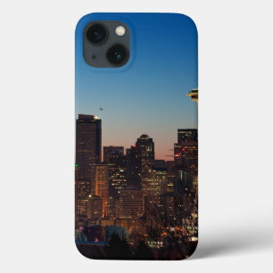 De Amerikaanse vlag vliegt tussen de stijgende maa Case-Mate iPhone Case