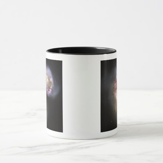 De Antennaese sterrenstelsels Mok (Midden)