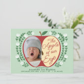 De appel van onze oogfoto geboorteaankondiging kaart (Staand voorkant)