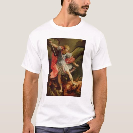 De Archangel Michael die Satan verslaat T-shirt (Voorkant)