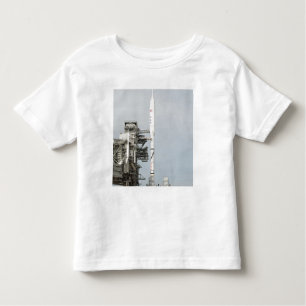 De Ares I-X-raket is te zien op het lanceerpad 2 Kinder Shirts