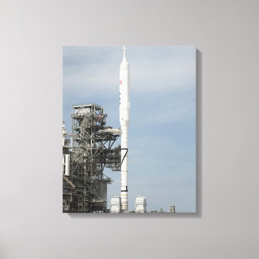 De Ares I-X-raket is zichtbaar op het lanceerpad Canvas Afdruk (Voorkant)