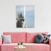 De Ares I-X-raket is zichtbaar op het lanceerpad Canvas Afdruk (Insitu (Woonkamer))