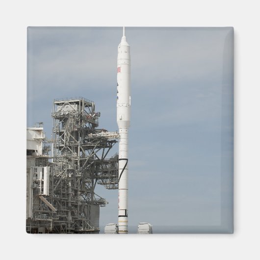 De Ares I-X-raket is zichtbaar op het lanceerpad Magneet (Voorkant)