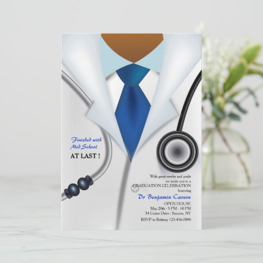 De arts is in Afrikaans-Amerikaanse uitnodiging (Staand voorkant)