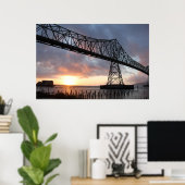 De Astoria-Megler-brug op de zon Poster (Thuiskantoor)
