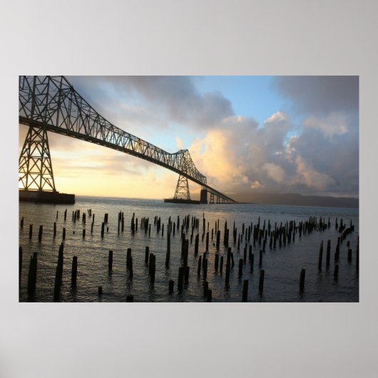 De Astoria-Megler-brug op de zon Poster (Voorkant)