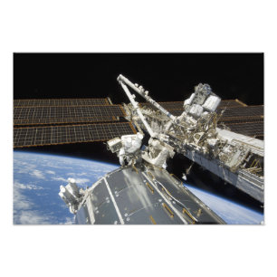 De astronauten voeren een reeks taken uit foto afdruk