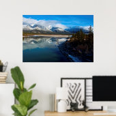 De Athabasca-rivier in het natuurpark Jasper Poster (Thuiskantoor)