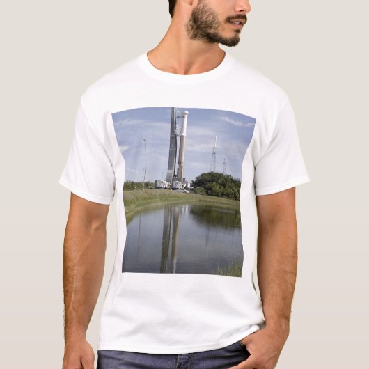 De Atlas V/Centaur komt op het lanceringsbedrijf a T-shirt (Voorkant)