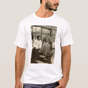 De auteur Leonid Andreyev met zijn vrouw T-shirt
