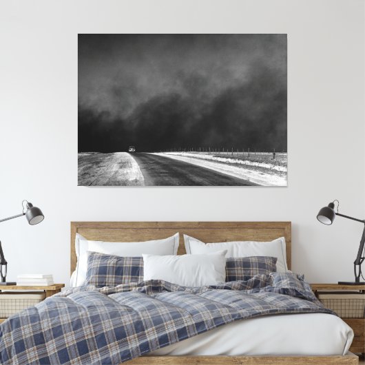 De auto rijdt het Texas Panhandle in de stofkam Canvas Afdruk (Insitu (Slaapkamer))