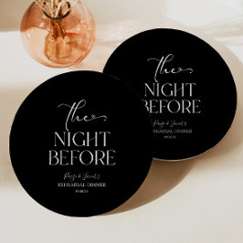 De avond voor minimale bruiloft repetitie diner papieren bordje