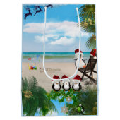 De Baby van de Kerst van de zomer op het herhaalde Medium Cadeauzakje (Achterkant)