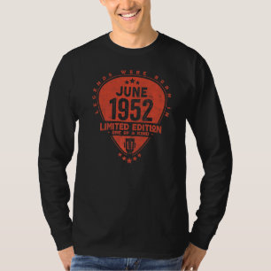 De band werd in juni 1952 opgericht als gitarist 1 t-shirt