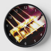 De basis van een basgitaar acryl wandklok (Voorkant)