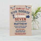 De batterij omhoog ons kleine koekje draait het to kaart (Staand voorkant)