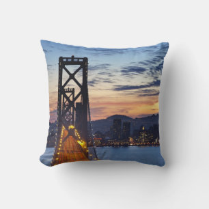 De Bay Bridge vanuit Treasure Island Kussen
