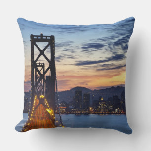 De Bay Bridge vanuit Treasure Island Kussen