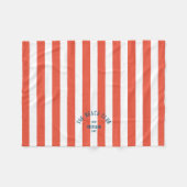 De Beach Club Crest Sinaasappel rode Cabana streep Fleece Deken (Voorkant (Horizontaal))