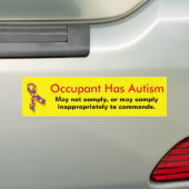 De bediende is voorzichtig met autisme bumpersticker (Op auto)