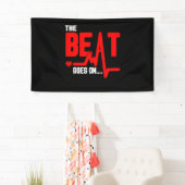 De beer gaat door hartchirurgie Survivor hartslag Spandoek (Insitu)