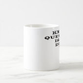 De bekende vraag is de Mok van Dum (Center)