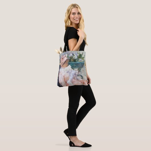 De Beker van Tea, Mary Cassatt Tote Bag (Op model)