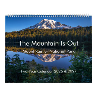 De berg is uit: Mount Rainier 2-jarige kalender