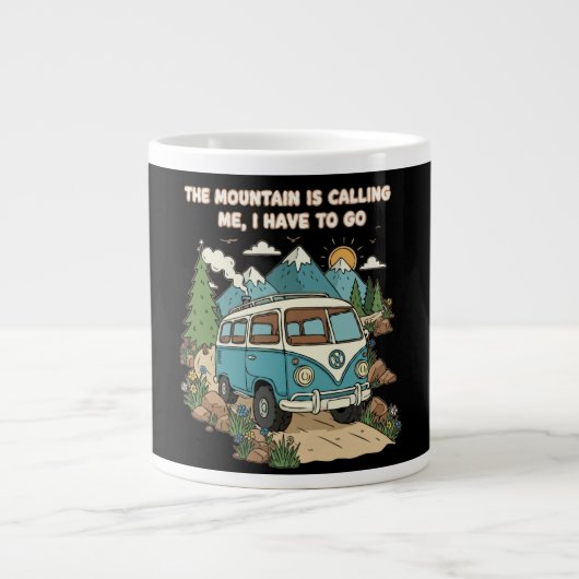 De berg roept Retro camperbus Natuur Grote Koffiekop (Voorkant)