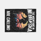 De bergen in Nebraska roepen om grappig skiën Fleece Deken (Voorkant (Horizontaal))