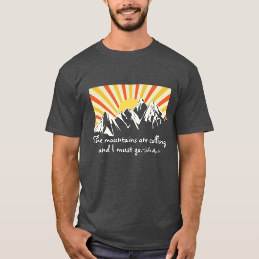 De bergen noemen de Retro Sunrise T-shirt (Voorkant)