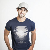 De bergen noemen het grafische bos mist t-shirt