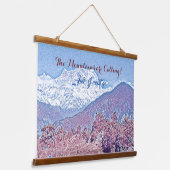 De bergen noemen het levendige blauwe sneeuwveld hangend wandkleed (Gebogen)