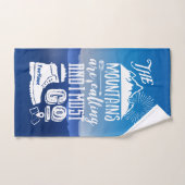 De bergen noemen me een Typografische Kunst Handdoek (Handdoek)