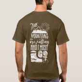 De bergen noemen me een Typografische Kunst T-shirt (Achterkant)