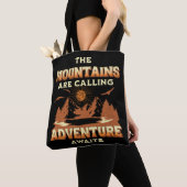 De bergen roepen, avontuur wacht tote bag (Dichtbij)