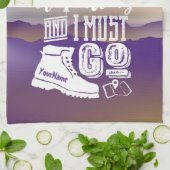 De bergen roepen moet Jouw naam Typografie gaan Theedoek (Gevouwen)